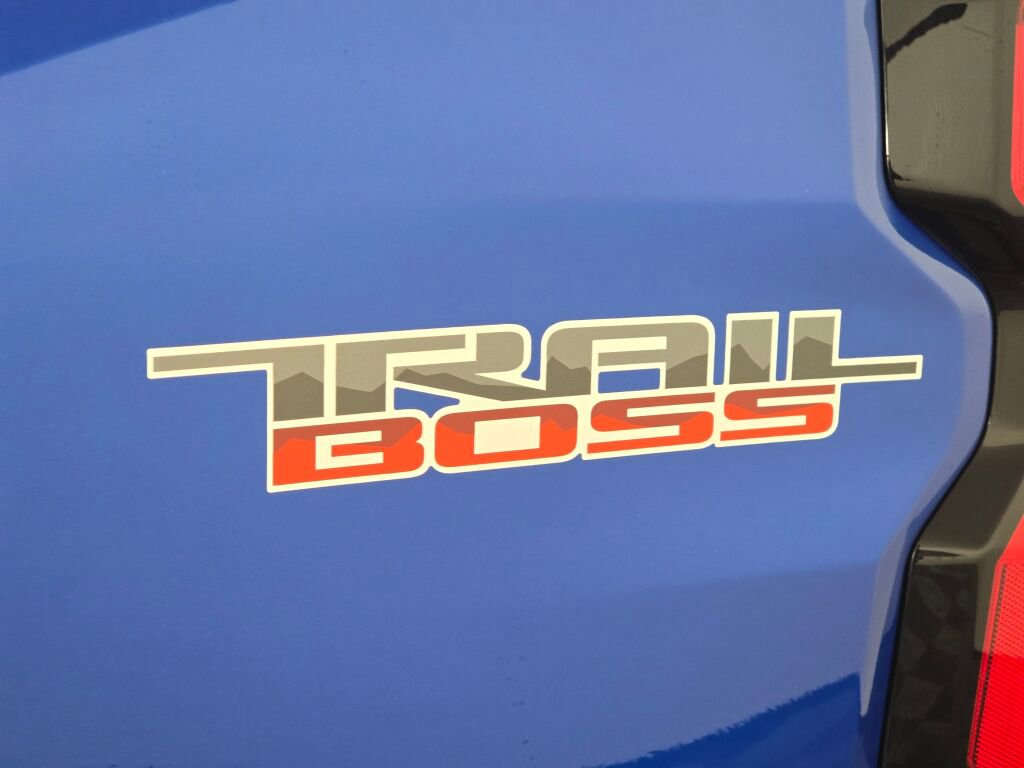 Used 2023 Chevrolet Colorado Trail Boss image 13