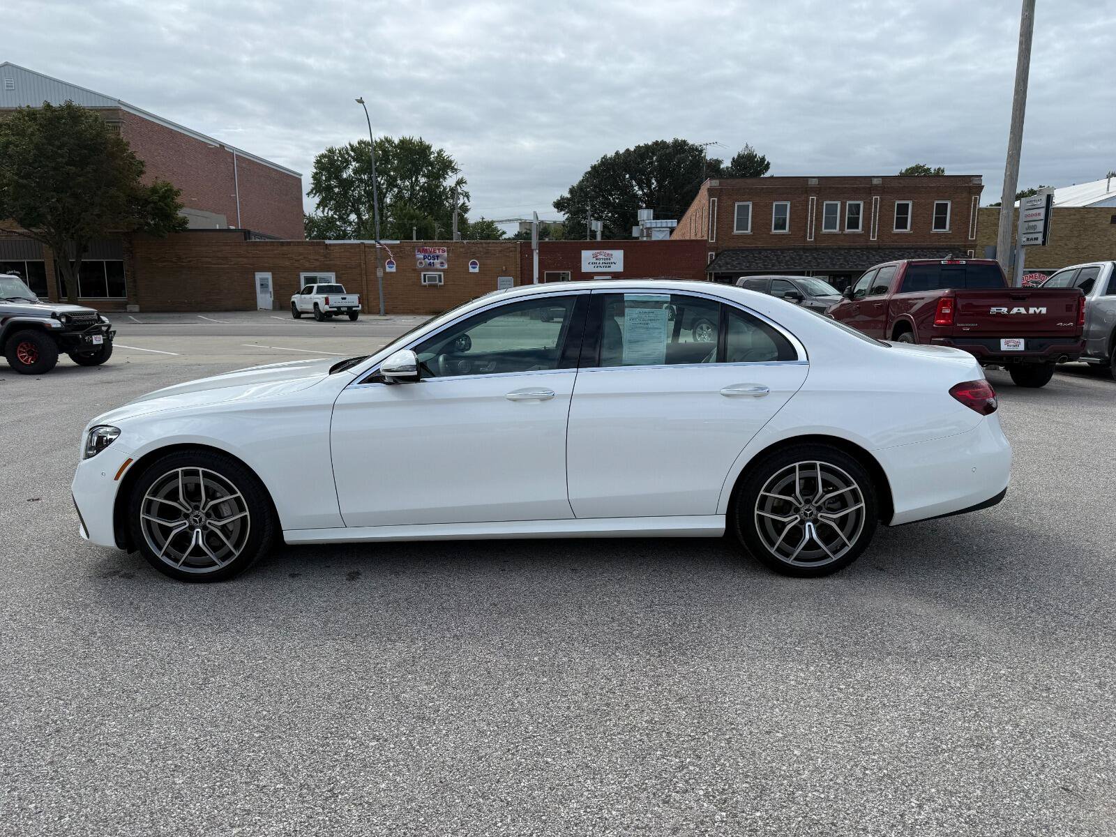 Used 2021 Mercedes-Benz E 350 4MATIC Sedan image 8