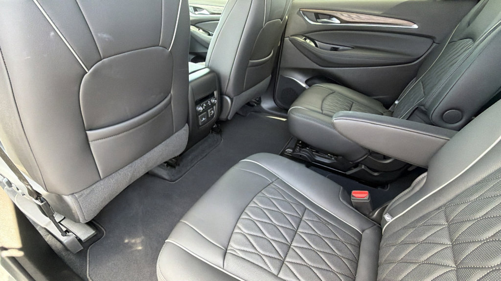 Used 2023 Buick Enclave Avenir w/ Avenir Technology Package image 24