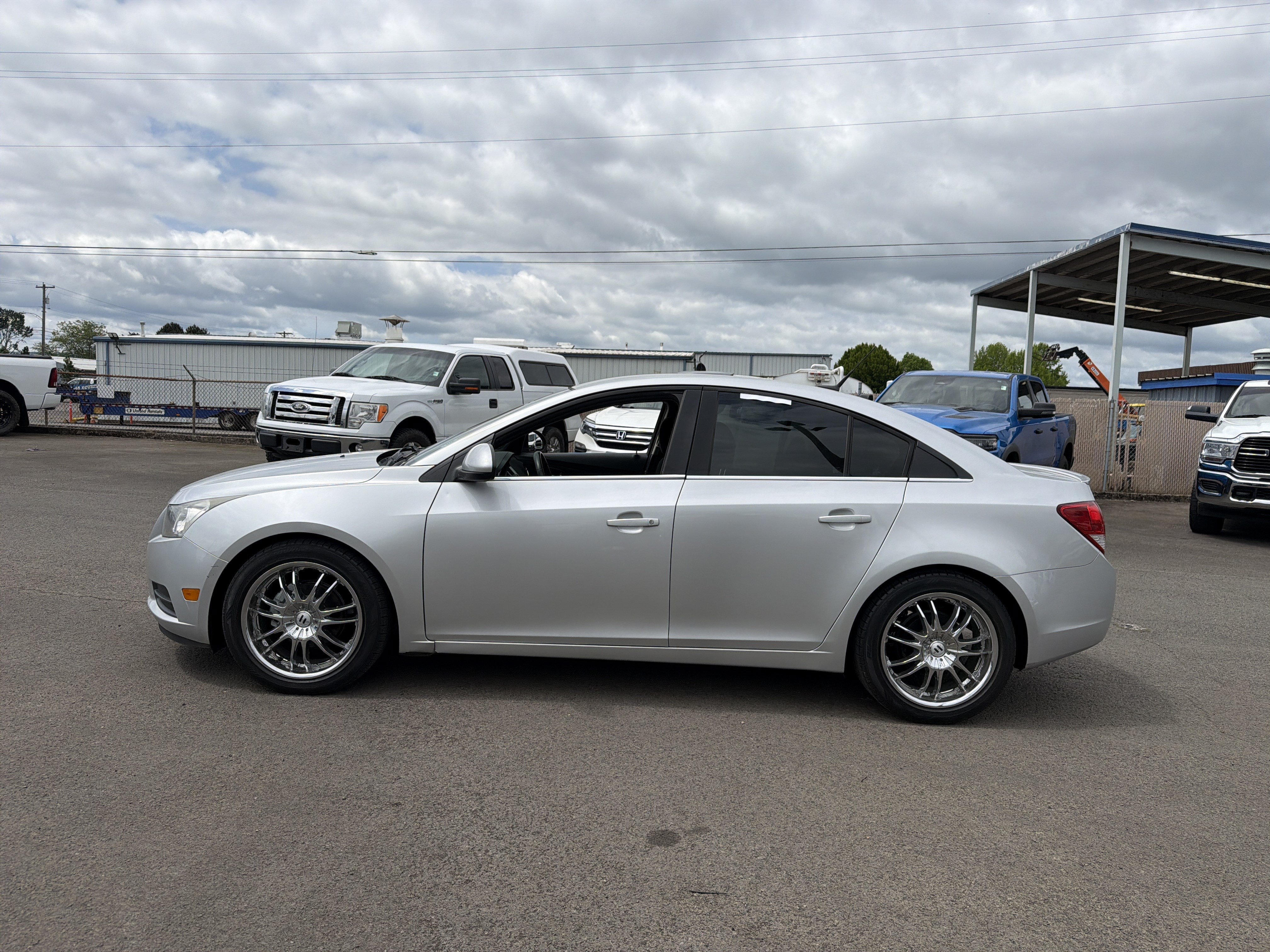 Used 2014 Chevrolet Cruze Eco FWD image 2