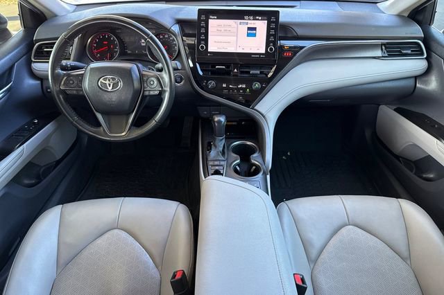 Used 2022 Toyota Camry XSE image 17