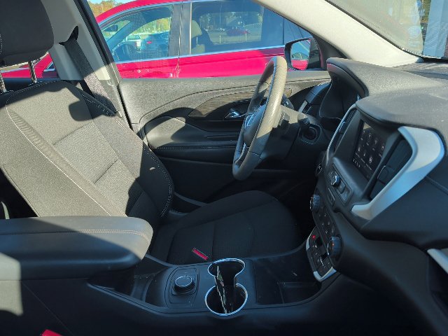 Used 2024 GMC Terrain SLE FWD image 4