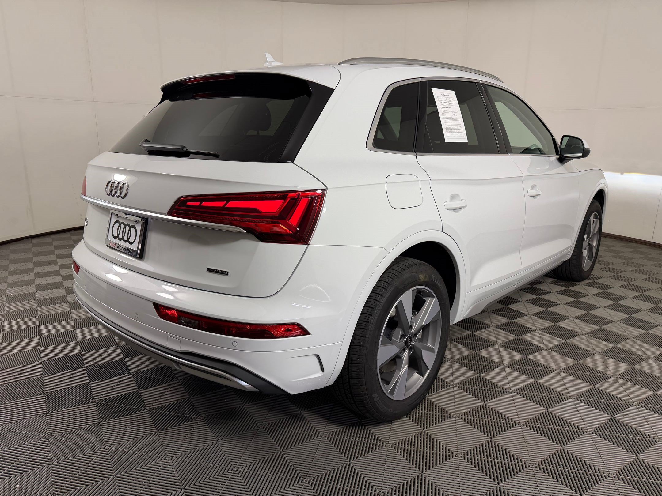 Certified 2023 Audi Q5 2.0T Premium Plus w/ Premium Plus Package AWD/4WD image 9