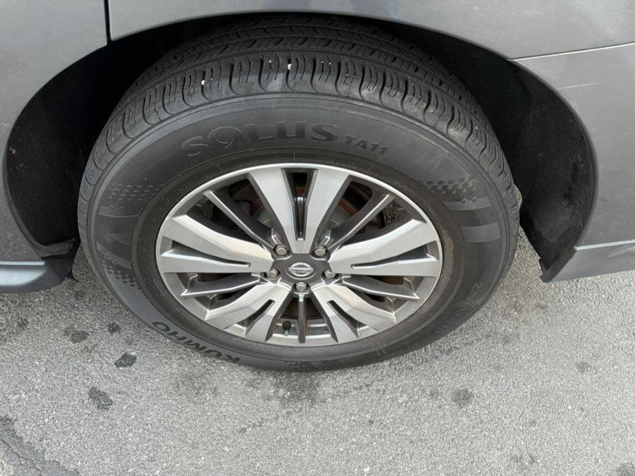 Used 2019 Nissan Pathfinder SV image 20