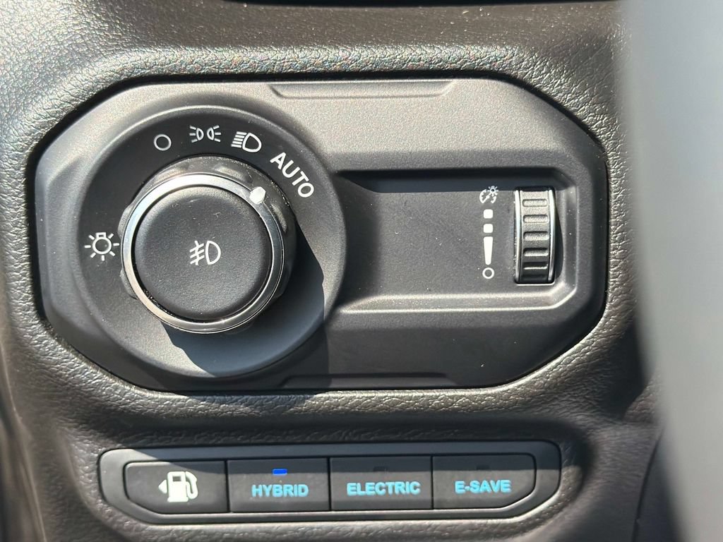Used 2023 Jeep Wrangler Unlimited w/ Cold Weather Group AWD/4WD image 31