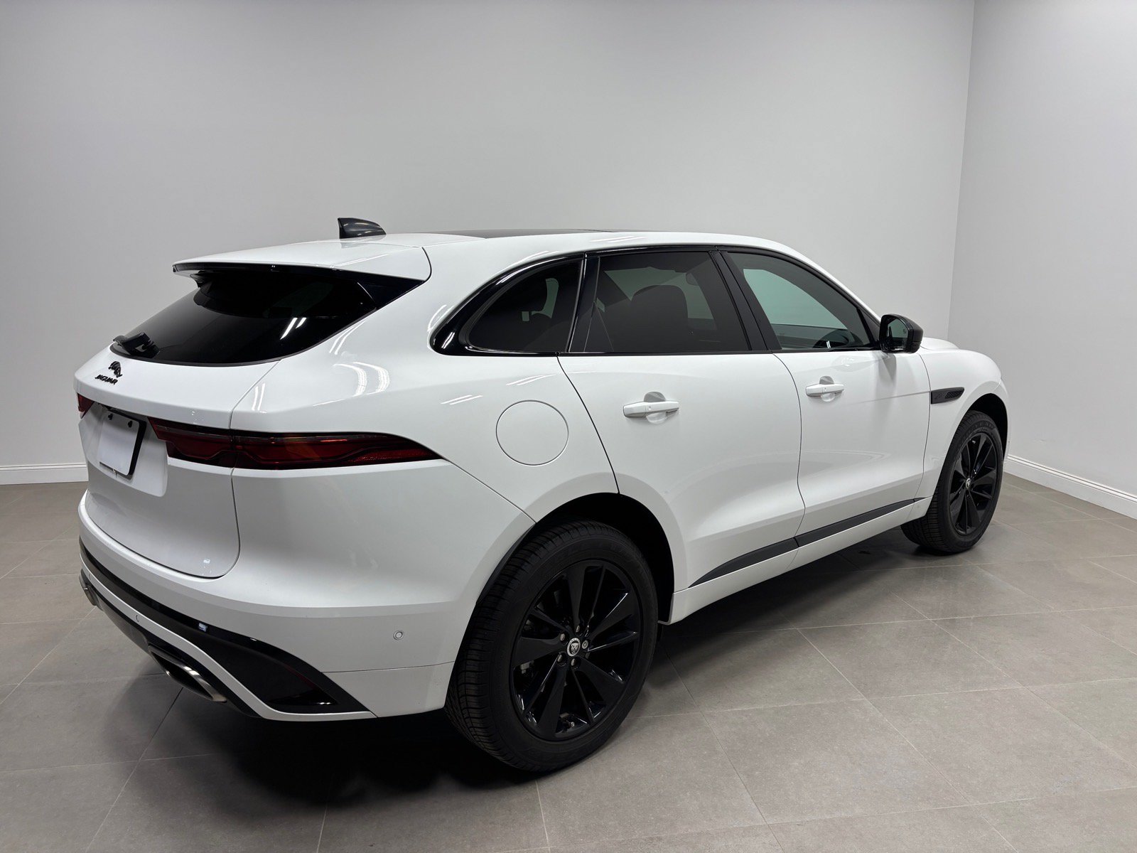 New 2025 Jaguar F-PACE R-Dynamic S AWD/4WD image 6