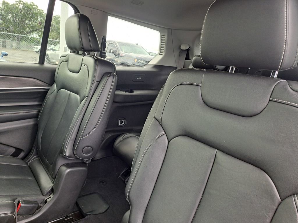 Used 2022 Jeep Grand Cherokee L Limited image 26