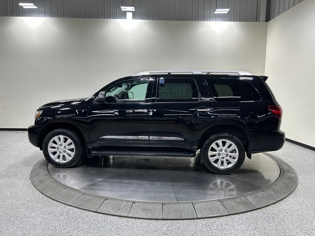 Used 2021 Toyota Sequoia Platinum AWD/4WD image 7