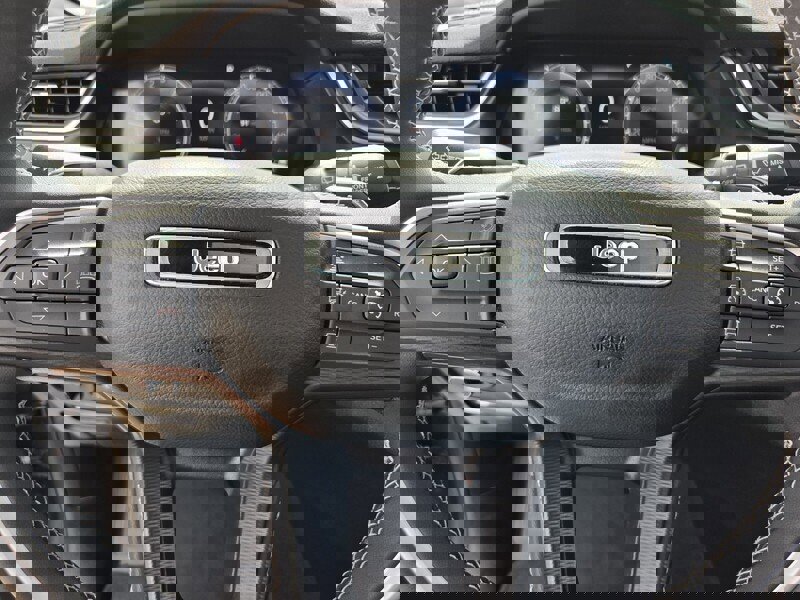 Certified 2023 Jeep Grand Cherokee L Laredo image 24