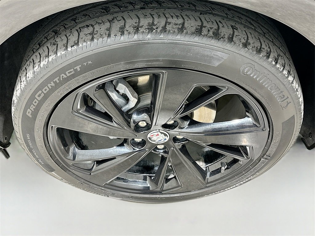 Used 2022 Buick Envision Essence w/ Technology Package I image 32