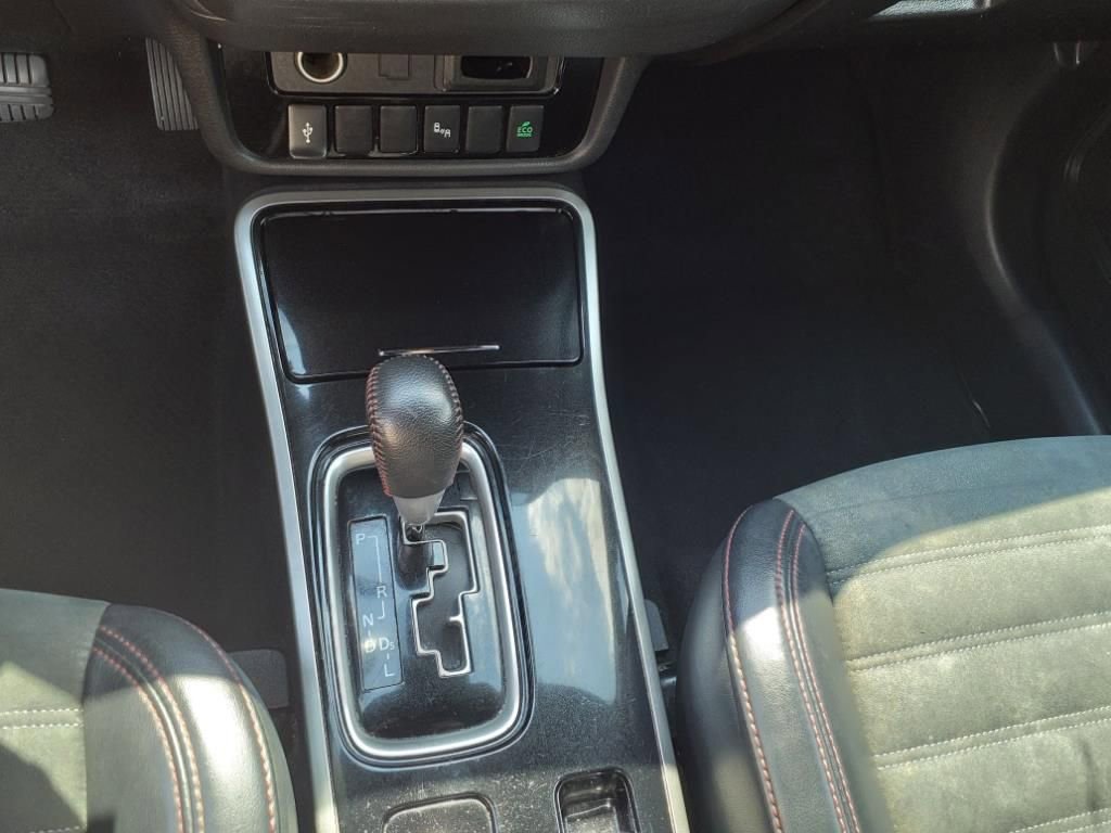 Used 2020 Mitsubishi Outlander LE image 18