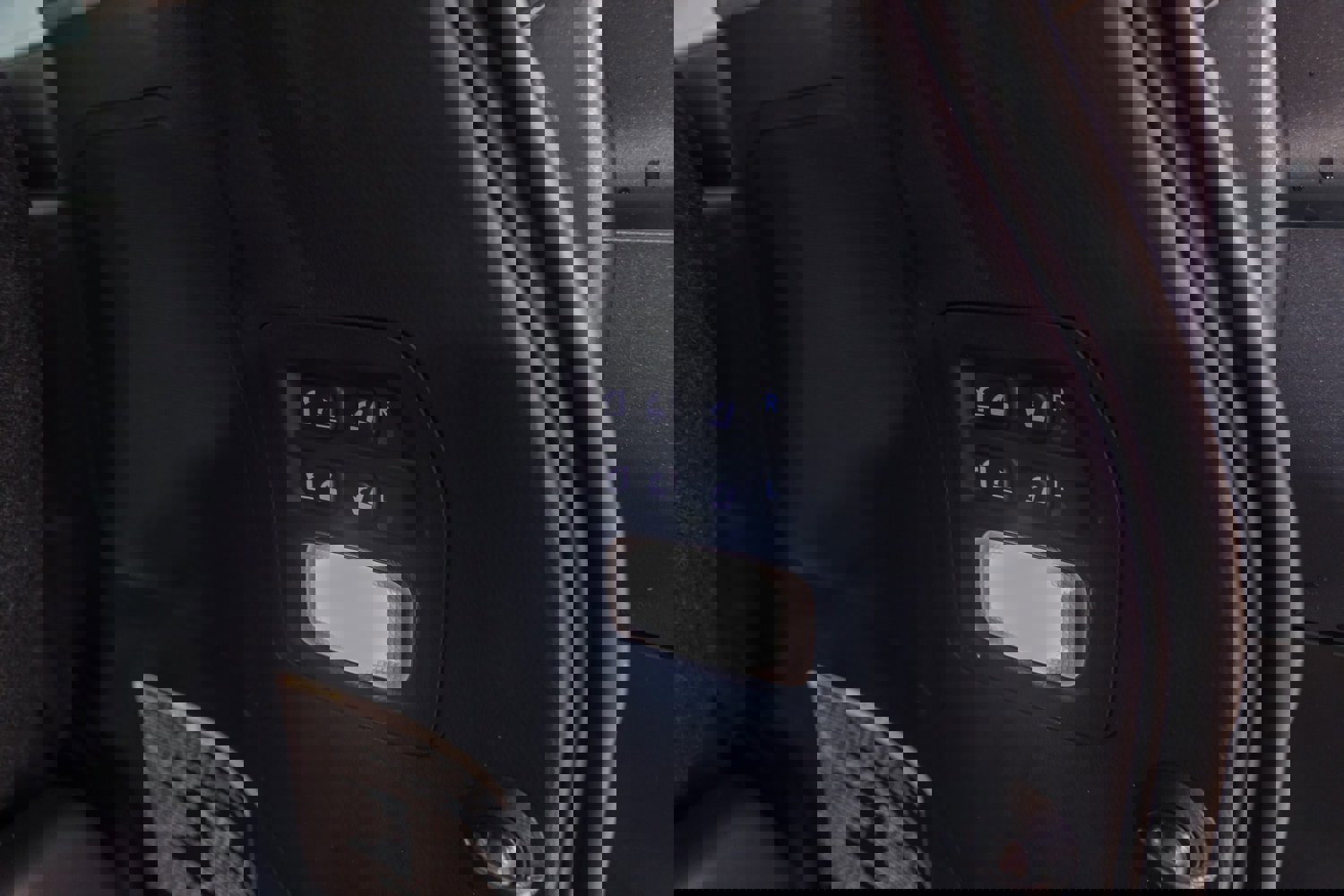 Used 2020 Lexus LX 570 4WD w/ Luxury Package image 42