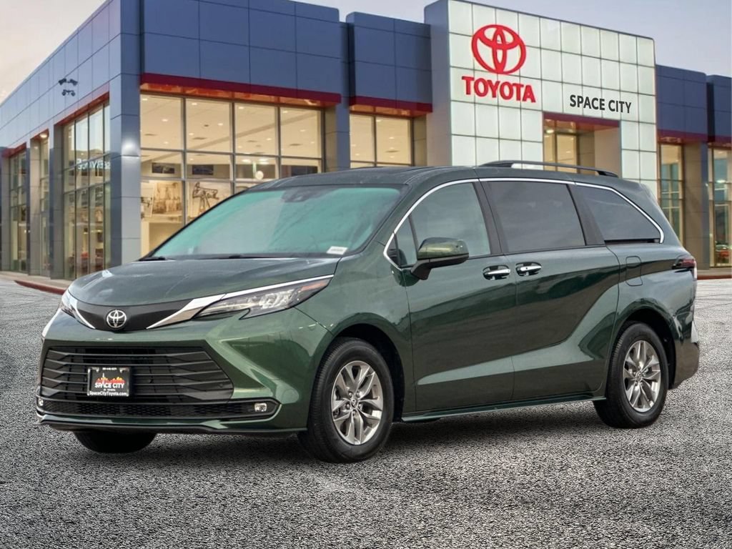 Certified 2026 Toyota Sienna XLE FWD image 2