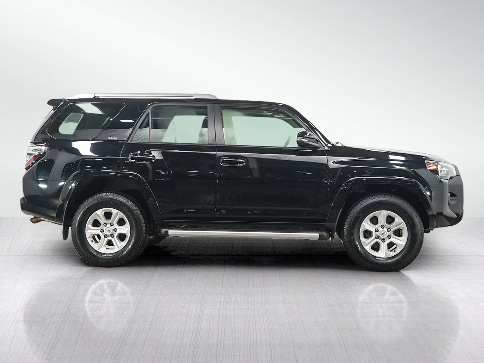 Used 2015 Toyota 4Runner SR5 Premium AWD/4WD image 6