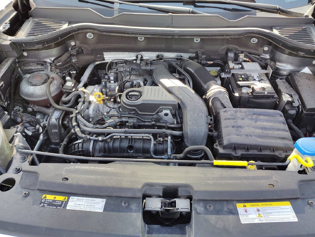 Certified 2024 Volkswagen Taos SEL AWD/4WD image 16