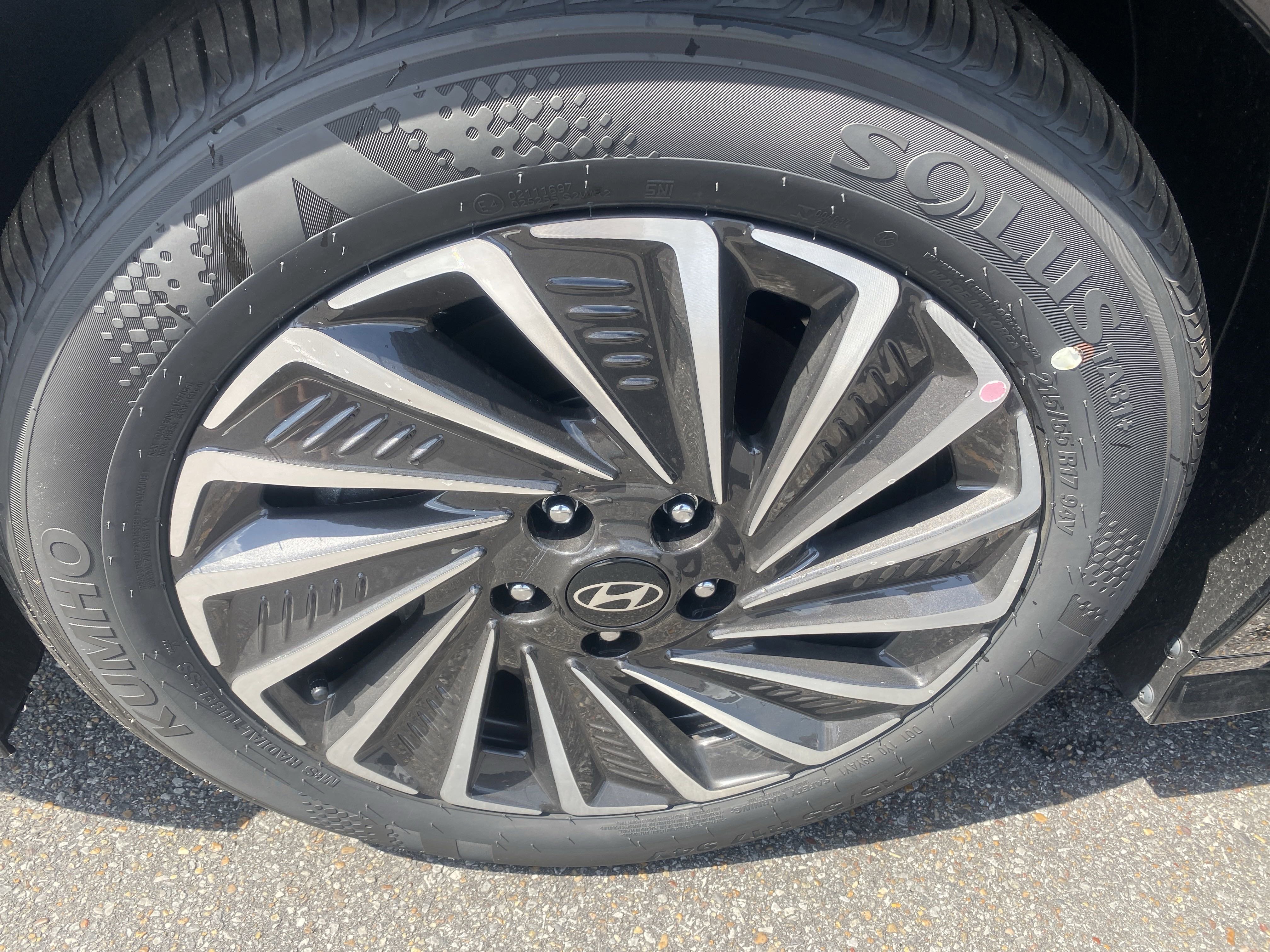 New 2025 Hyundai Sonata Limited image 20