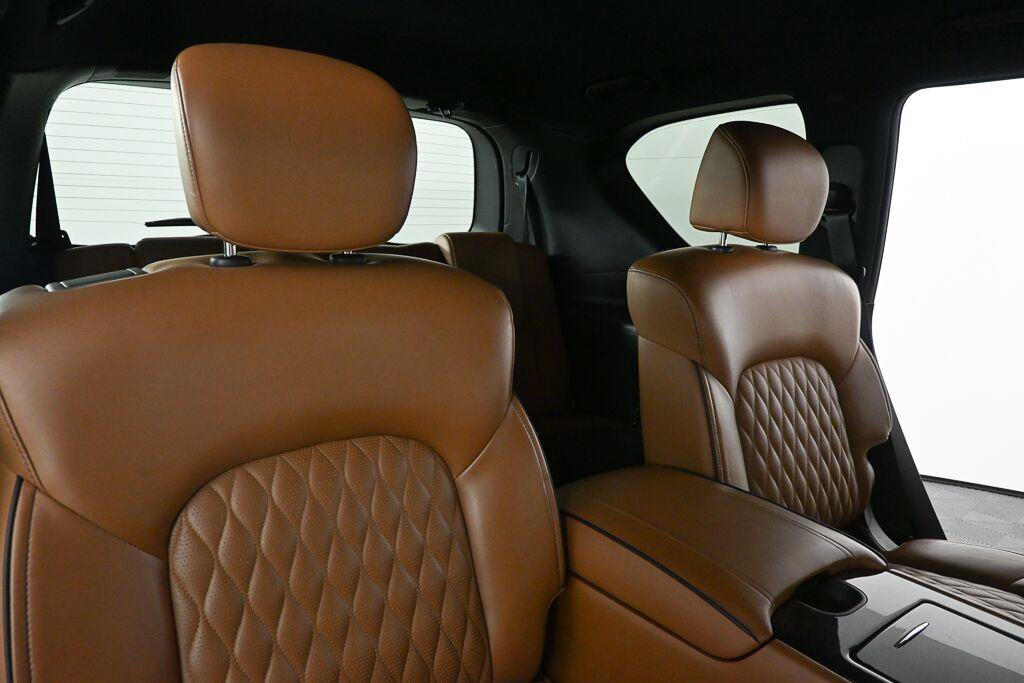Used 2024 INFINITI QX80 Sensory AWD/4WD image 21
