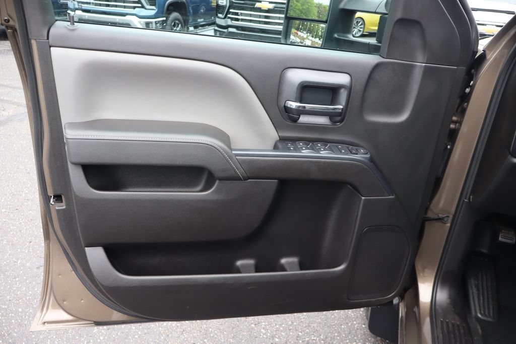 Used 2015 Chevrolet Silverado 3500 W/T AWD/4WD image 16