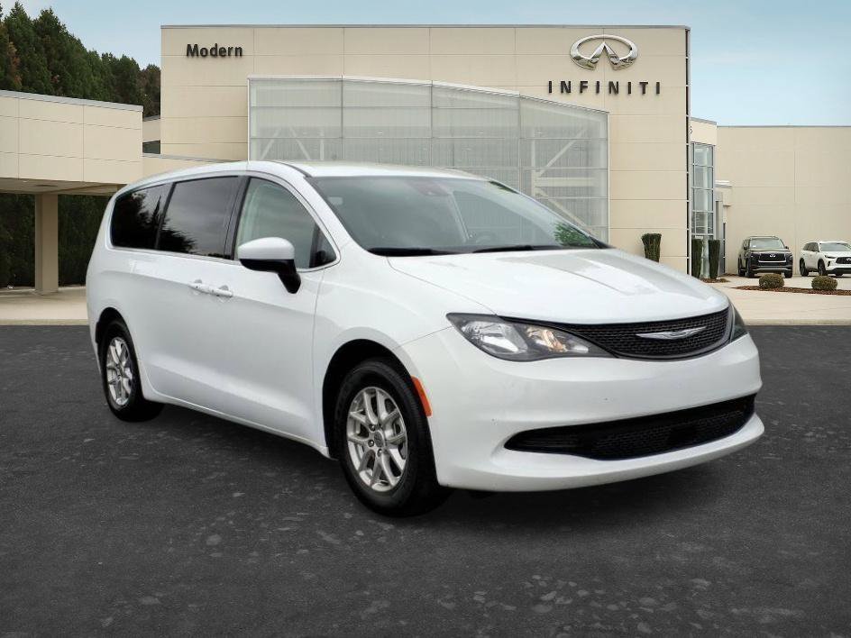 Used 2023 Chrysler Voyager LX FWD image 8