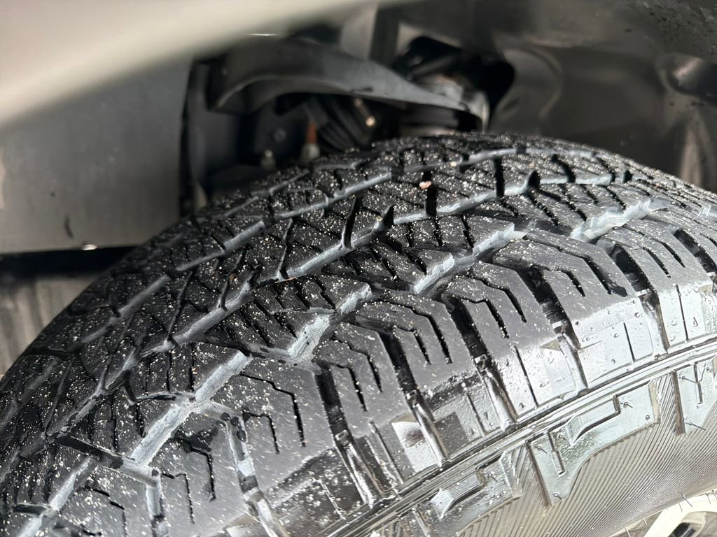 Used 2024 Nissan Frontier PRO-4X w/ Off-Road Protection Package image 12