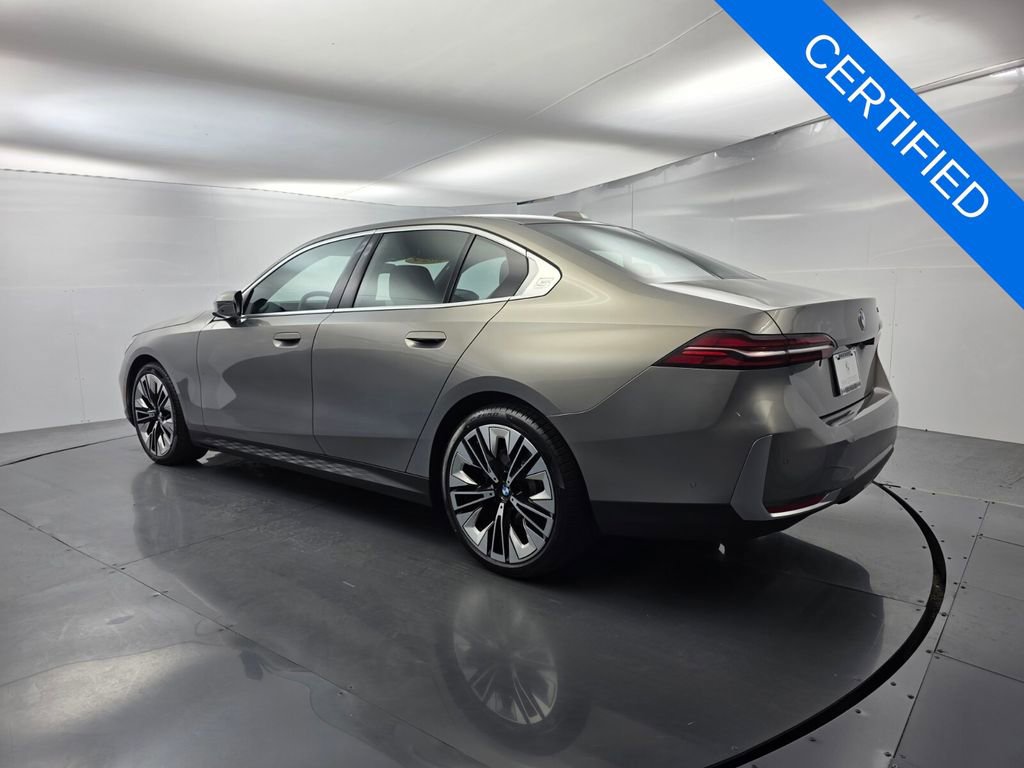 Certified 2024 BMW 530i w/ Premium Package RWD image 6