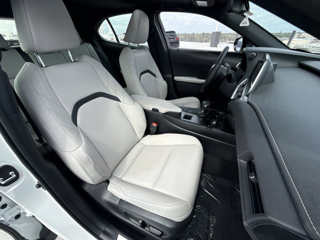 Certified 2024 Lexus UX 250h FWD image 26