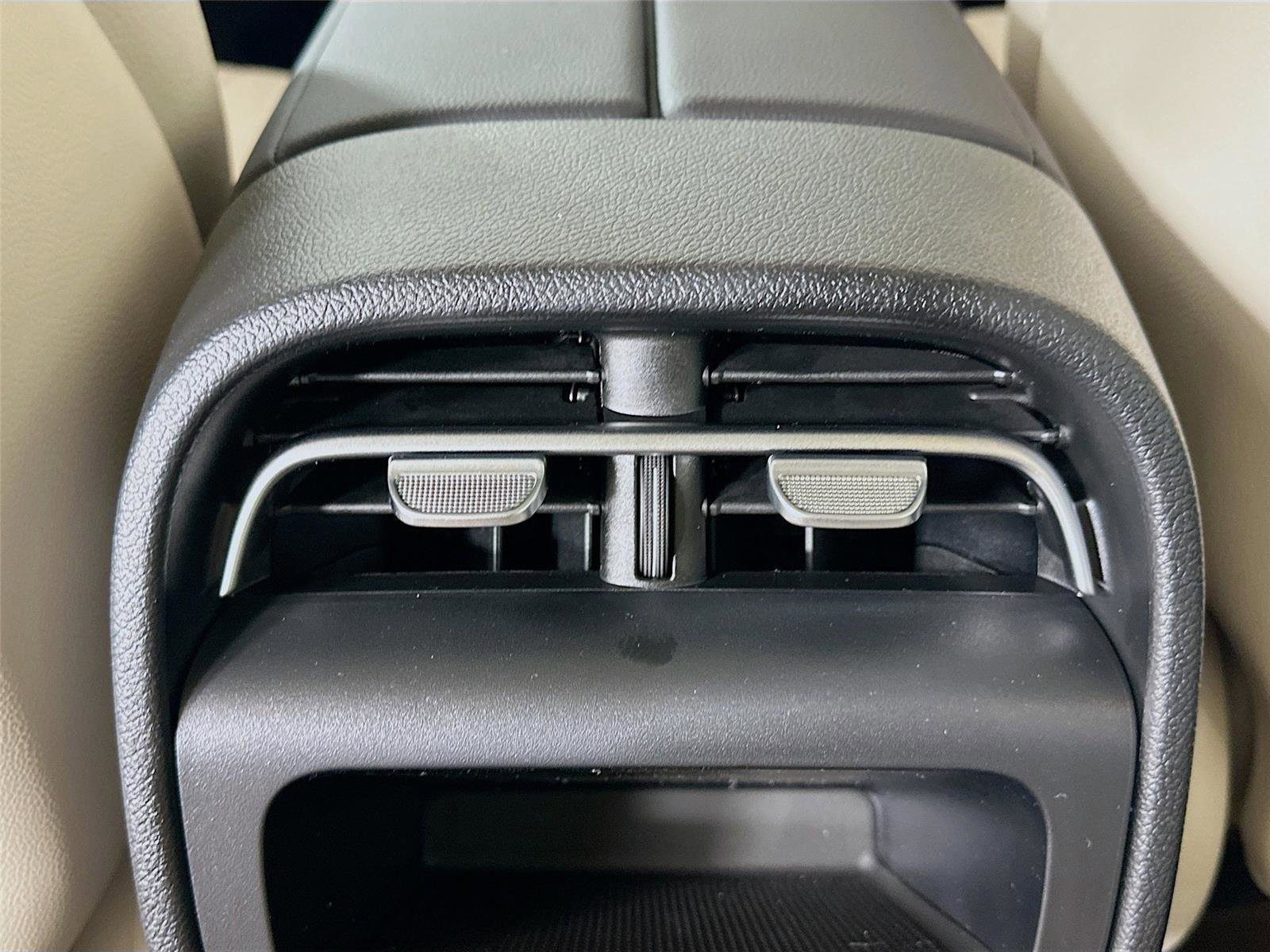 Used 2026 Mercedes-Benz E 350 4MATIC Sedan image 34