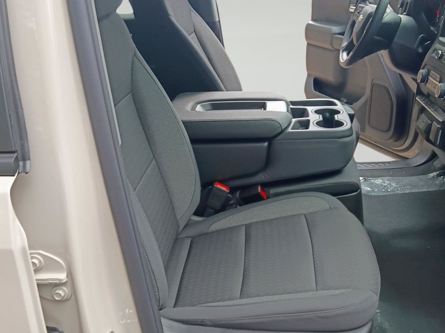 New 2026 Chevrolet Silverado 1500 Custom w/ LPO, Dark Essentials Package AWD/4WD image 23