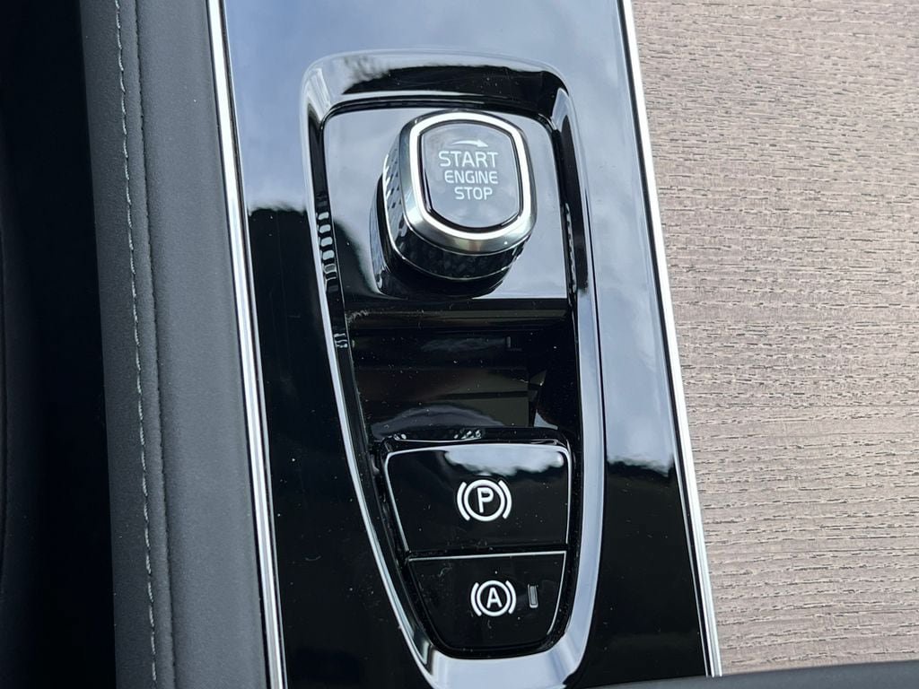 New 2026 Volvo XC90 B5 Core w/ Protection Package Premier AWD/4WD image 30