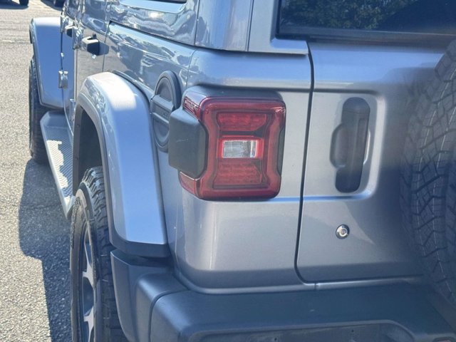 Used 2018 Jeep Wrangler Unlimited Sahara AWD/4WD image 10