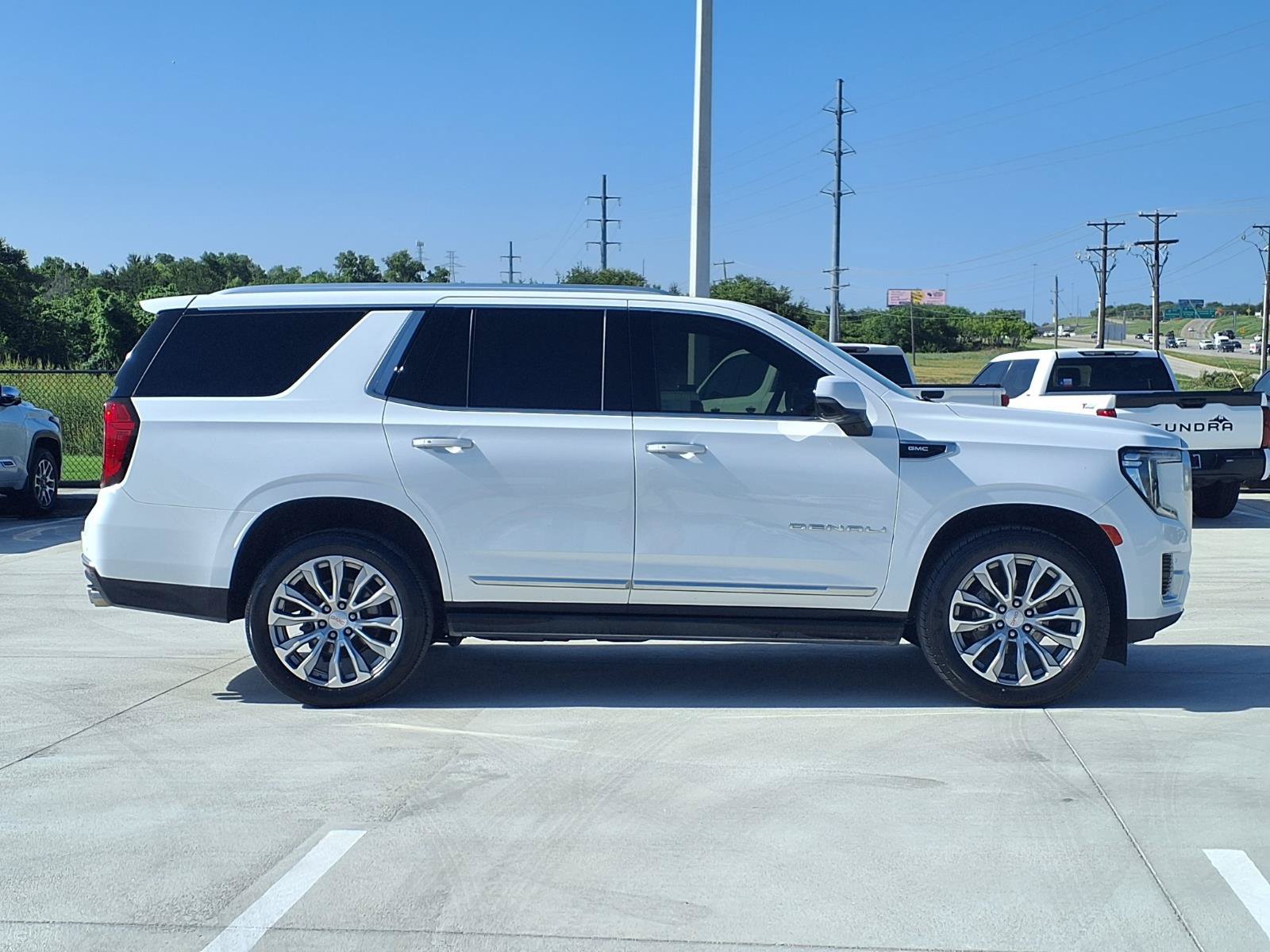 Used 2022 GMC Yukon Denali AWD/4WD image 10