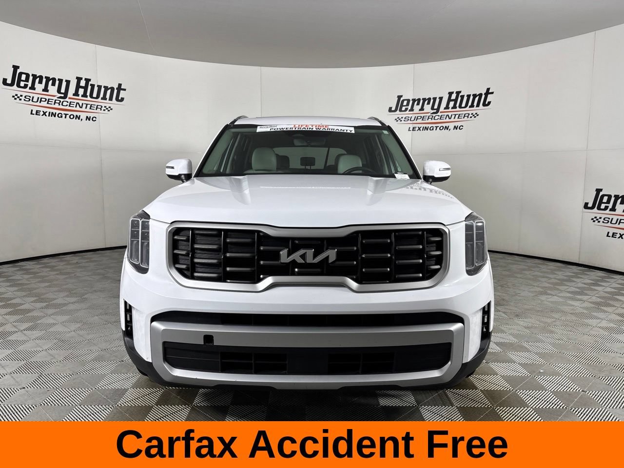 Used 2025 Kia Telluride S FWD image 3