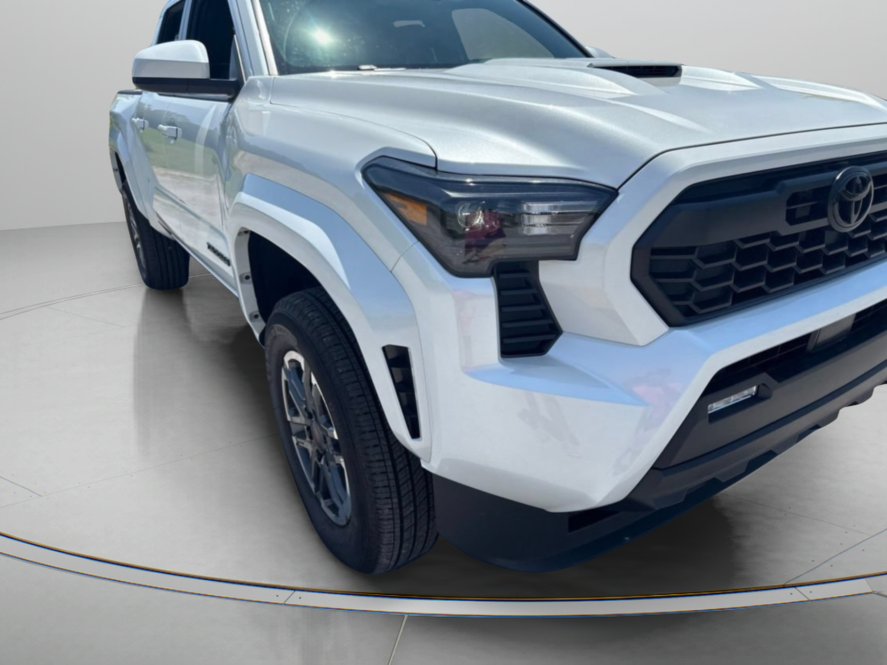 Certified 2026 Toyota Tacoma TRD Sport AWD/4WD image 2