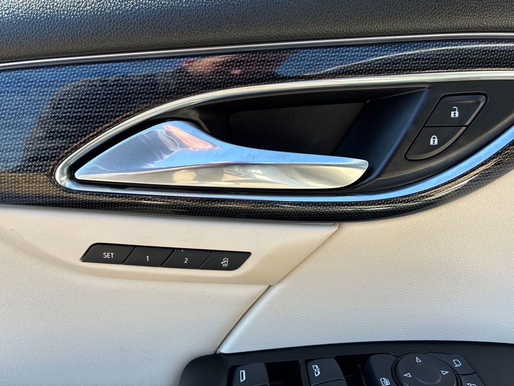 Used 2023 Buick Envision Essence image 14