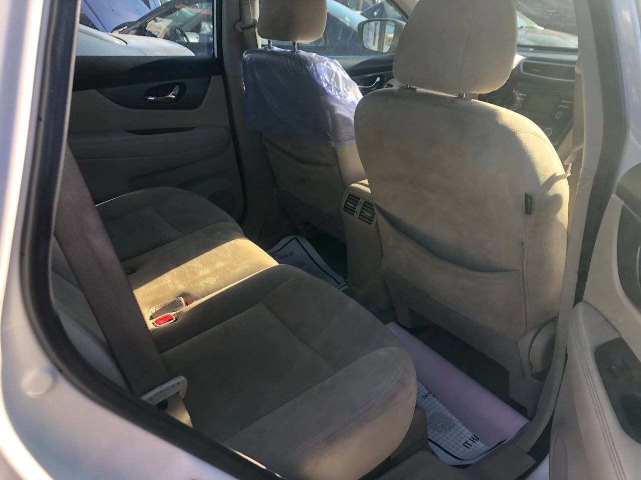 Used 2015 Nissan Rogue S image 5