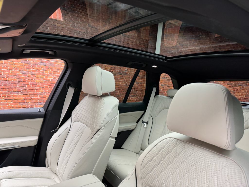 Used 2026 BMW X5 xDrive40i AWD/4WD image 3