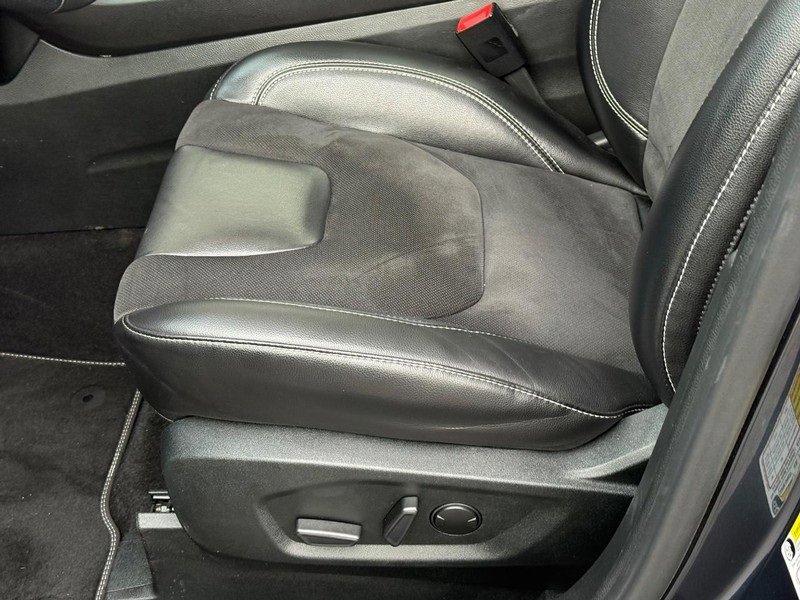 Certified 2022 Ford Edge ST w/ Equipment Group 401A image 22