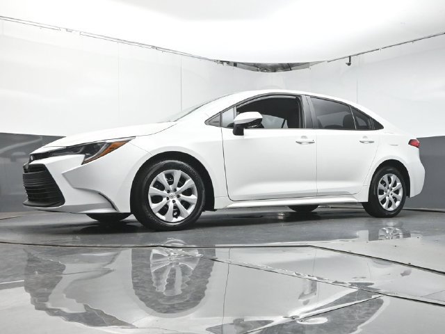 Used 2024 Toyota Corolla LE FWD image 33
