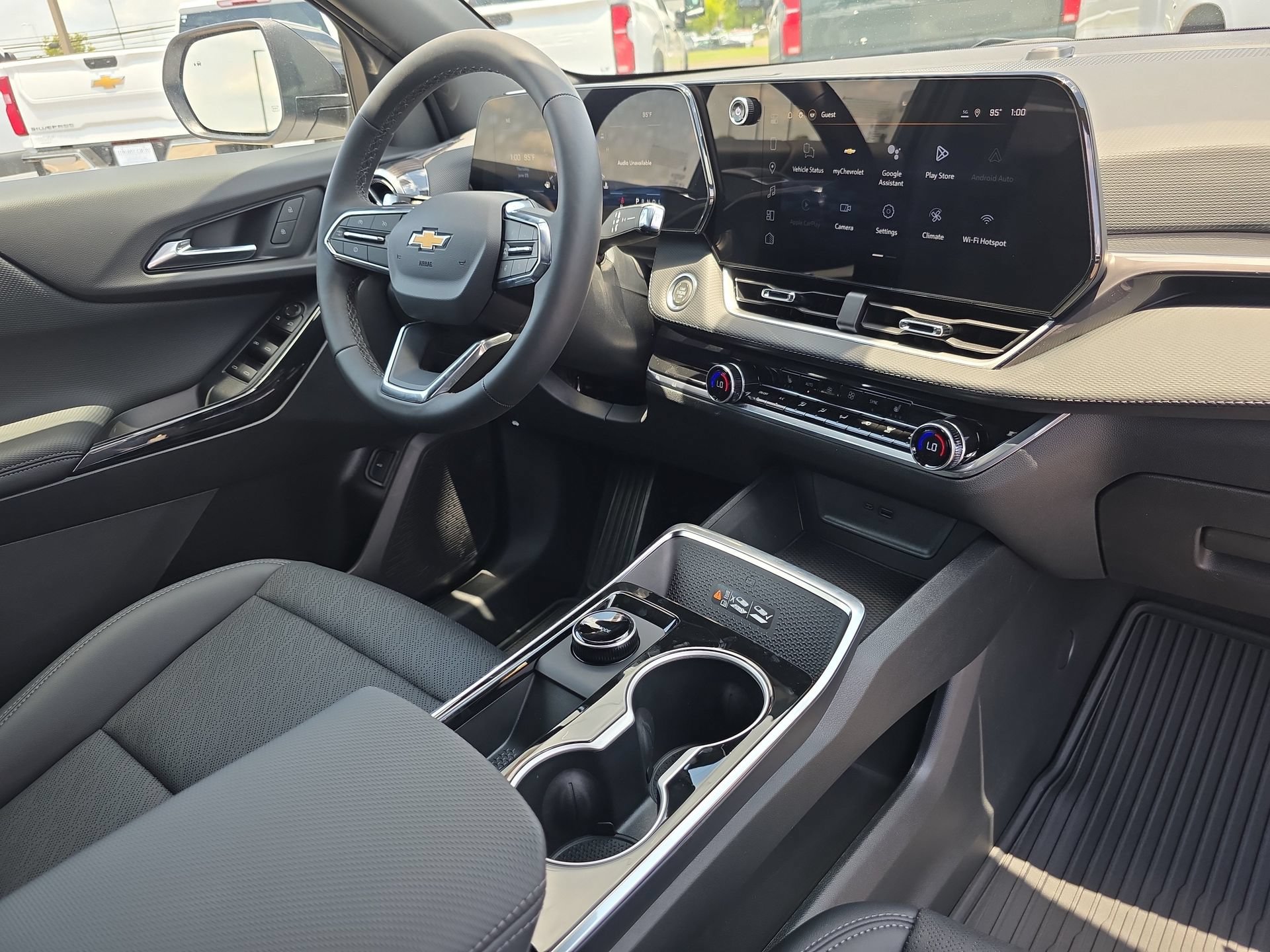 New 2026 Chevrolet Equinox LT w/ Convenience Package II FWD image 16