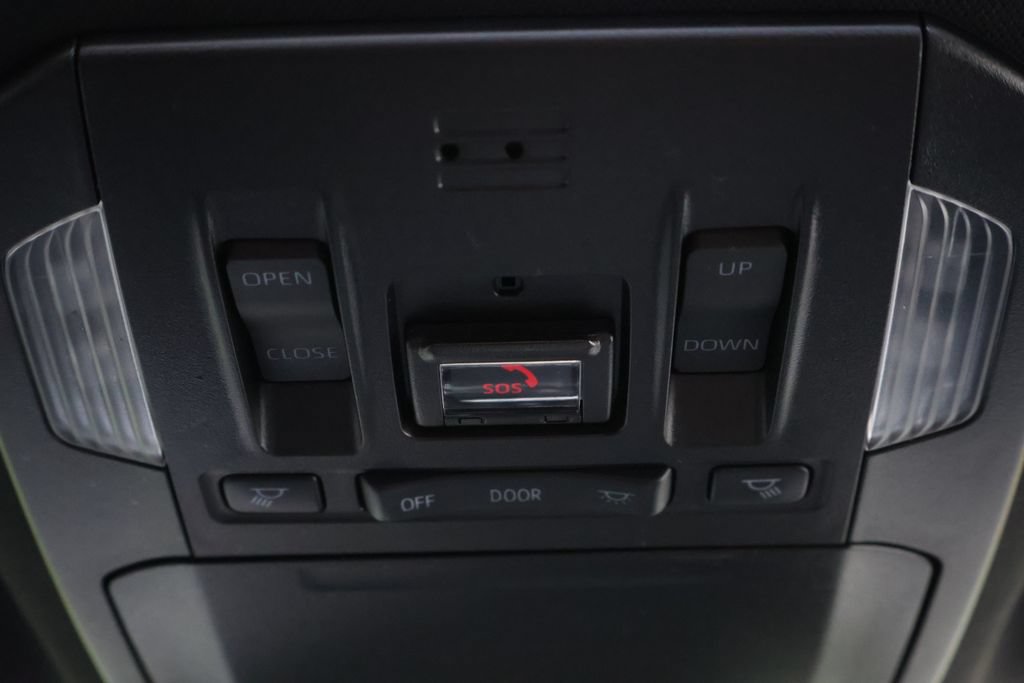 Used 2022 Toyota Highlander XSE FWD image 25