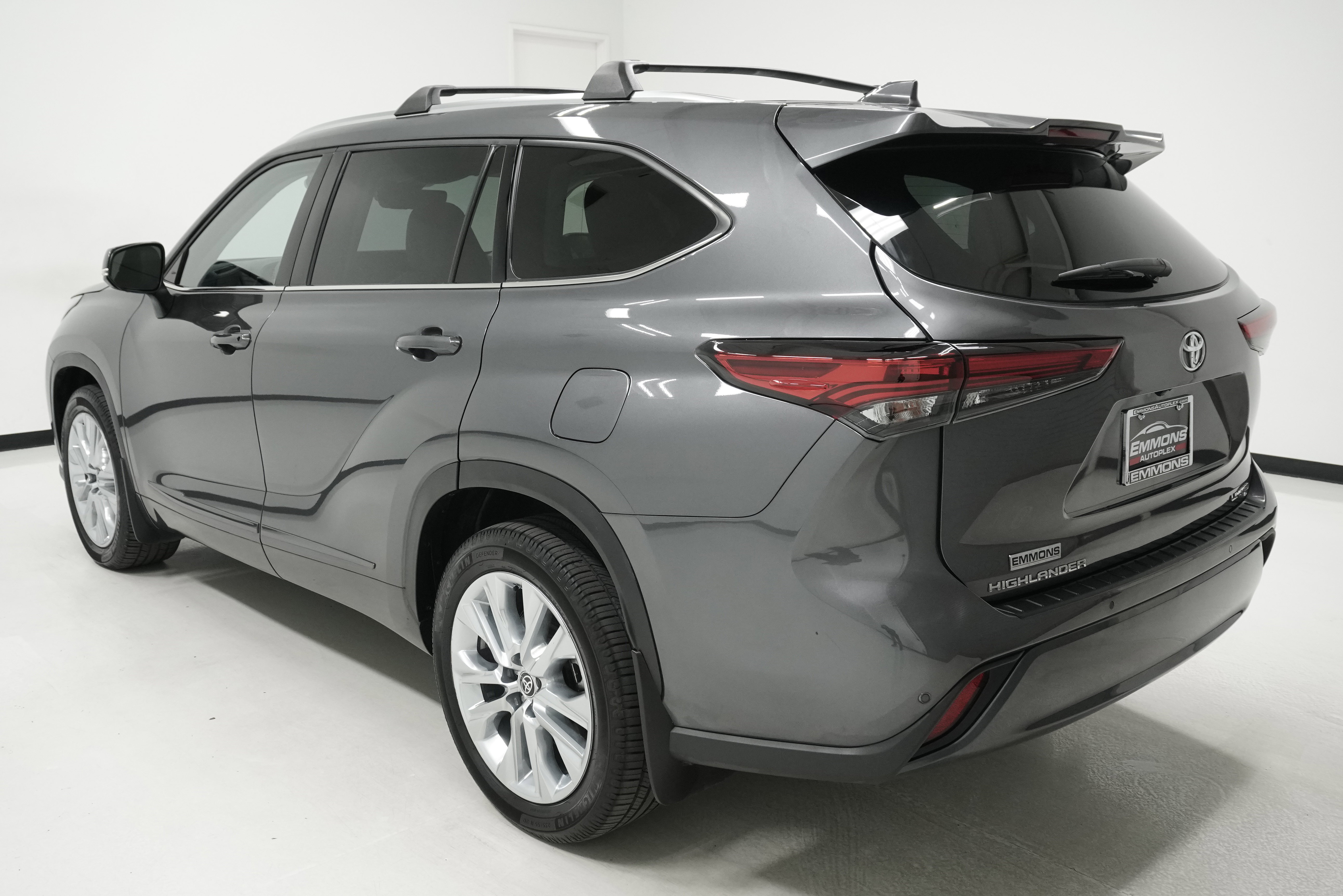 Used 2022 Toyota Highlander Limited image 6