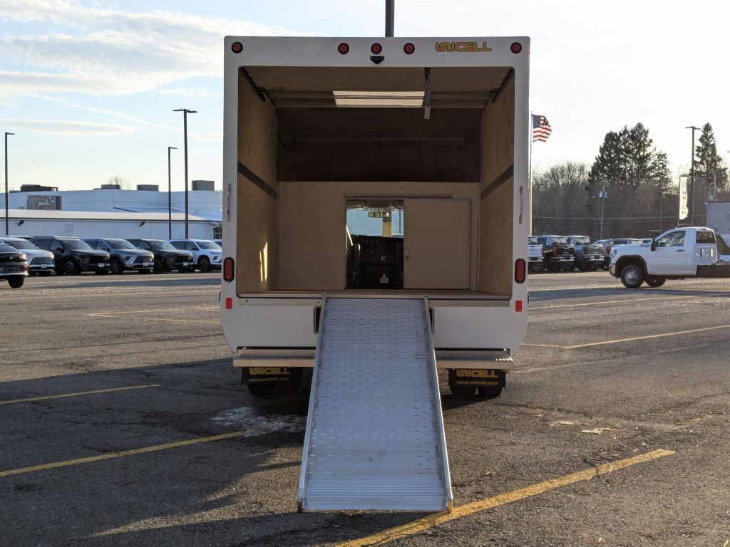 New 2025 GMC Savana 3500 w/ Power Convenience Package image 28