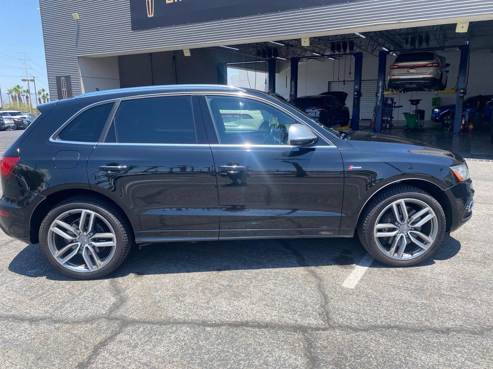 Used 2016 Audi SQ5 Premium Plus w/ Technology Package AWD/4WD image 4