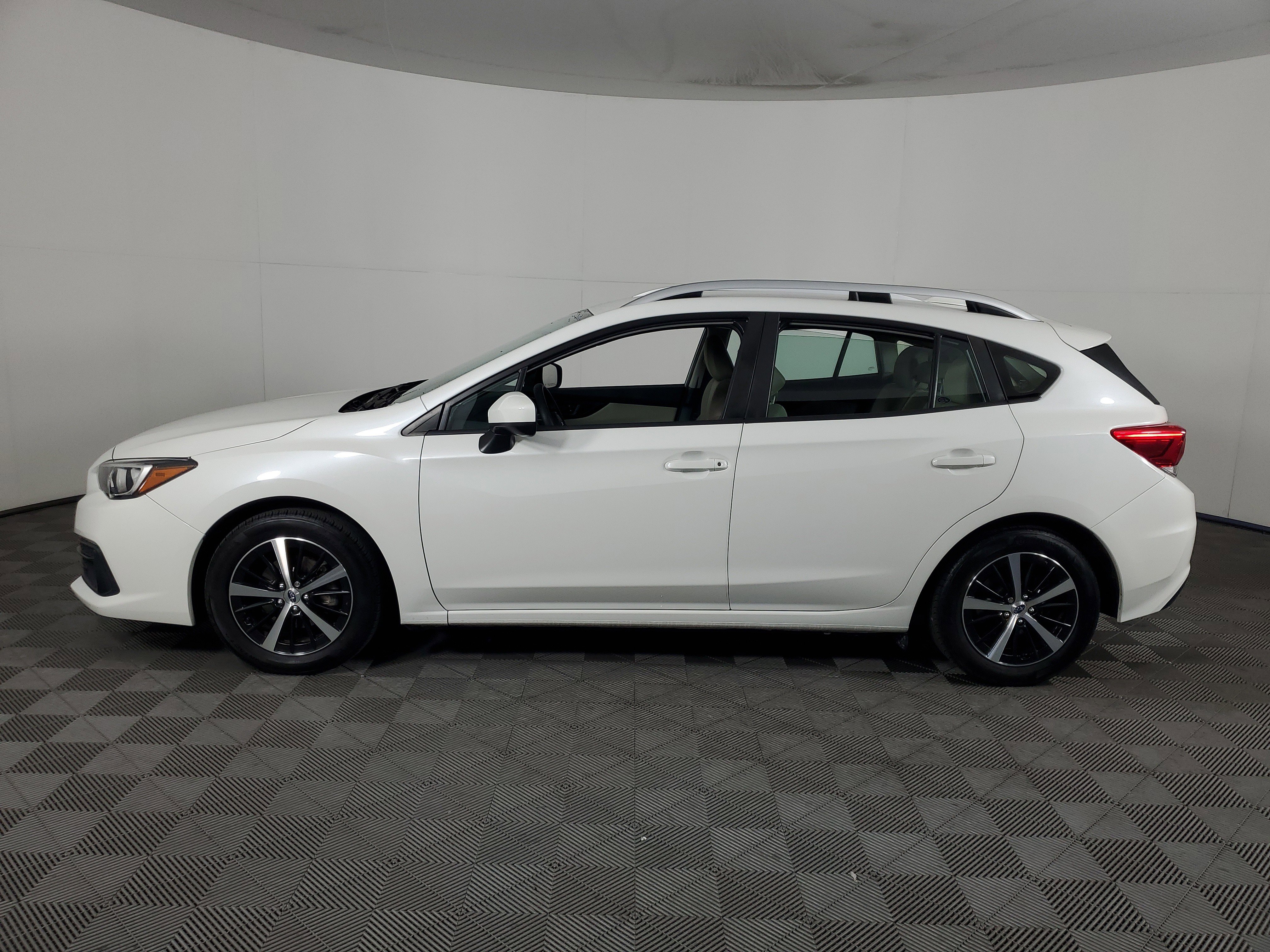 Used 2023 Subaru Impreza Premium image 7
