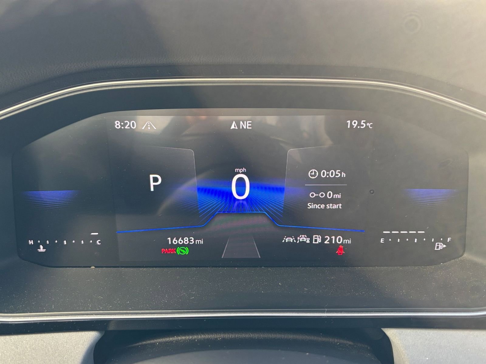 Used 2025 Volkswagen Jetta SE image 40