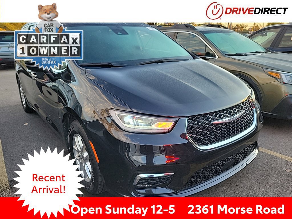 Used 2023 Chrysler Pacifica Touring-L