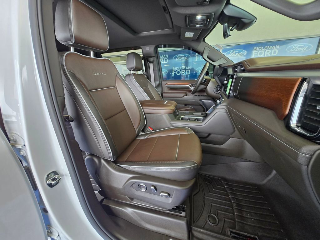 Used 2024 GMC Sierra 3500 Denali w/ Denali Reserve Package image 25