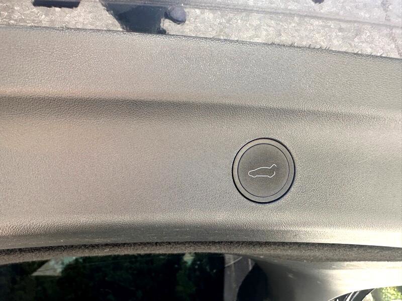 Used 2023 Tesla Model Y Long Range image 36