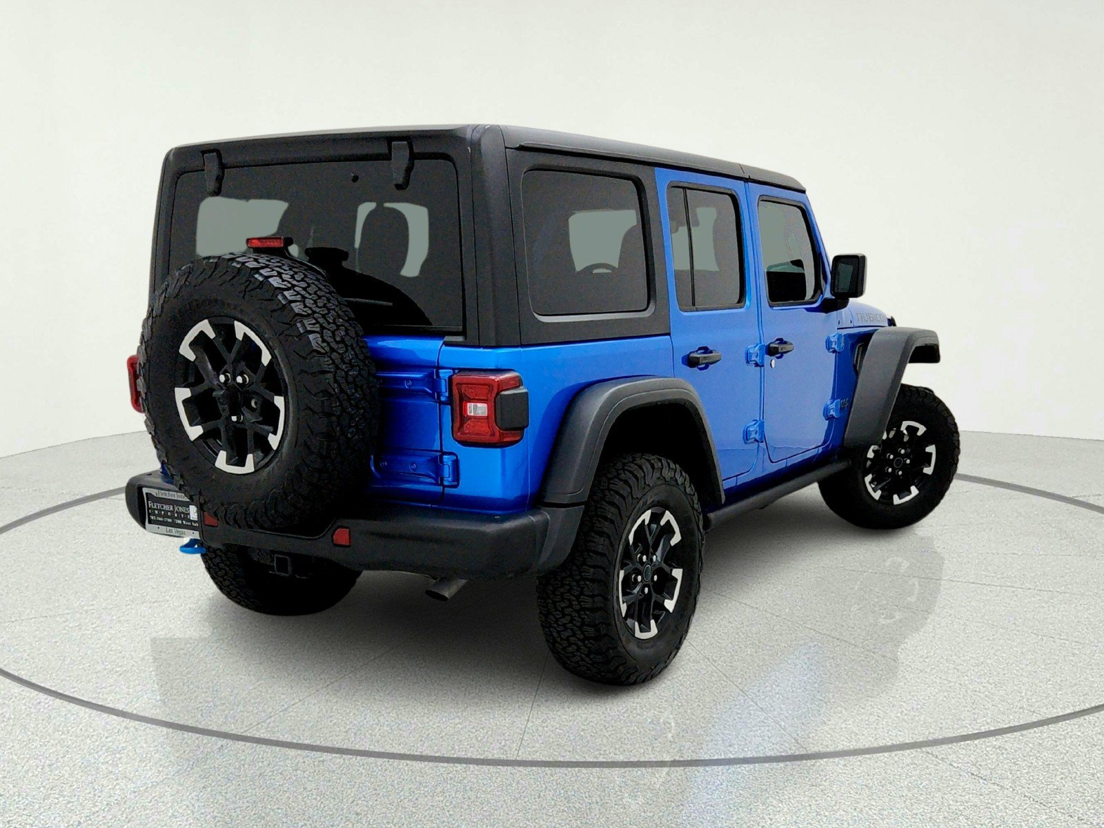 Used 2024 Jeep Wrangler Unlimited Rubicon 4xe w/ Capability Package AWD/4WD image 9