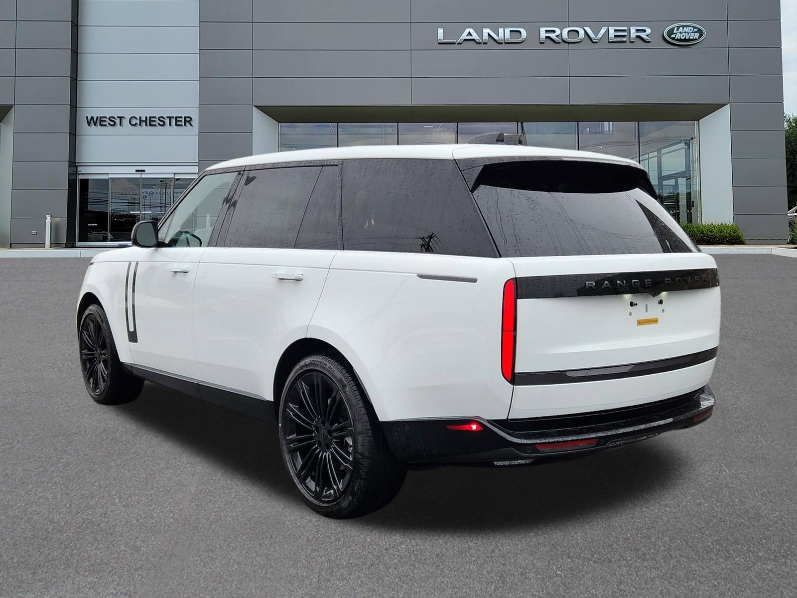 New 2026 Land Rover Range Rover Long Wheelbase SE image 3